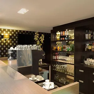 https://la-prima-fashion-hotel.inbudapesthotels.com